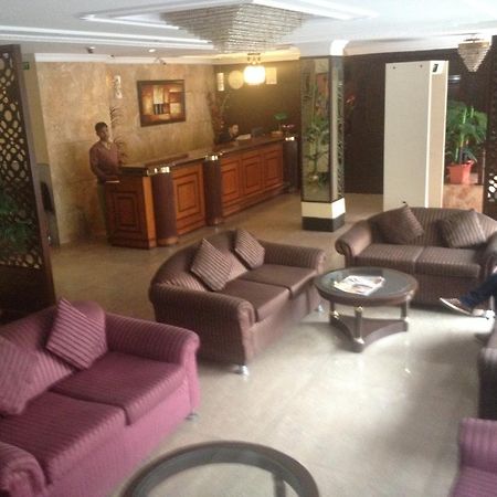 The Crest Inn Дели Экстерьер фото