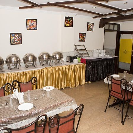 The Crest Inn Дели Экстерьер фото