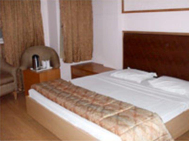 The Crest Inn Дели Экстерьер фото