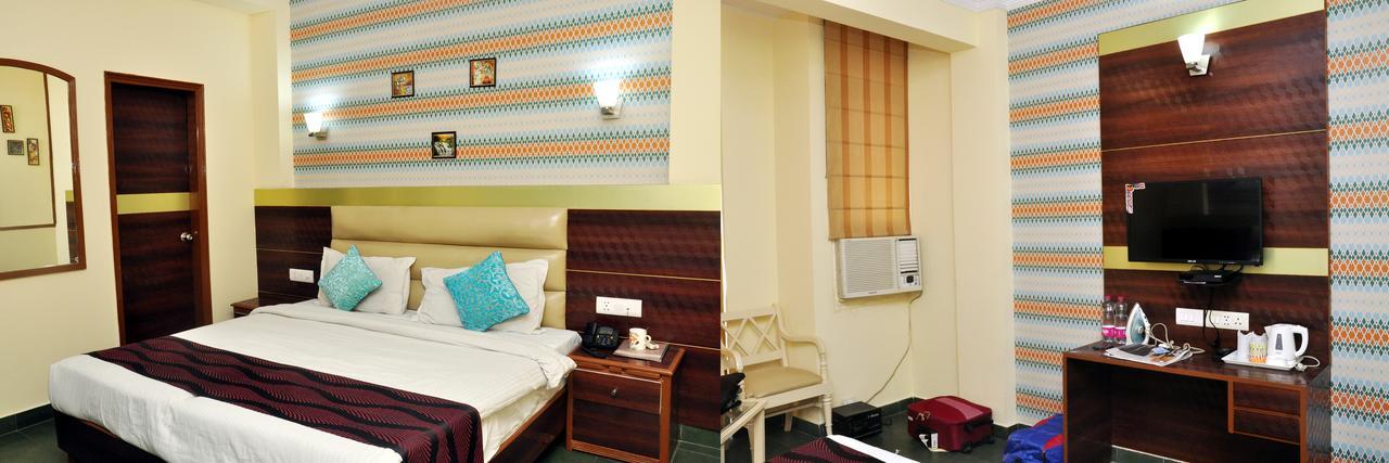 The Crest Inn Дели Экстерьер фото