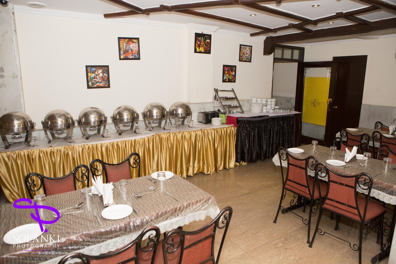 The Crest Inn Дели Экстерьер фото