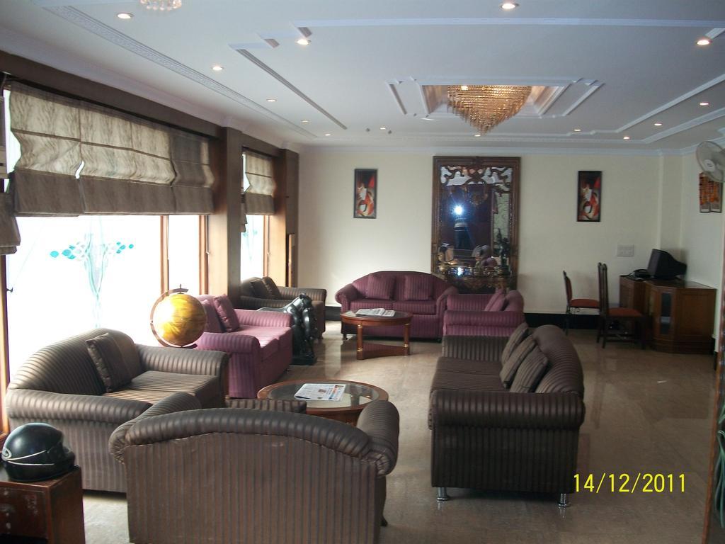 The Crest Inn Дели Экстерьер фото